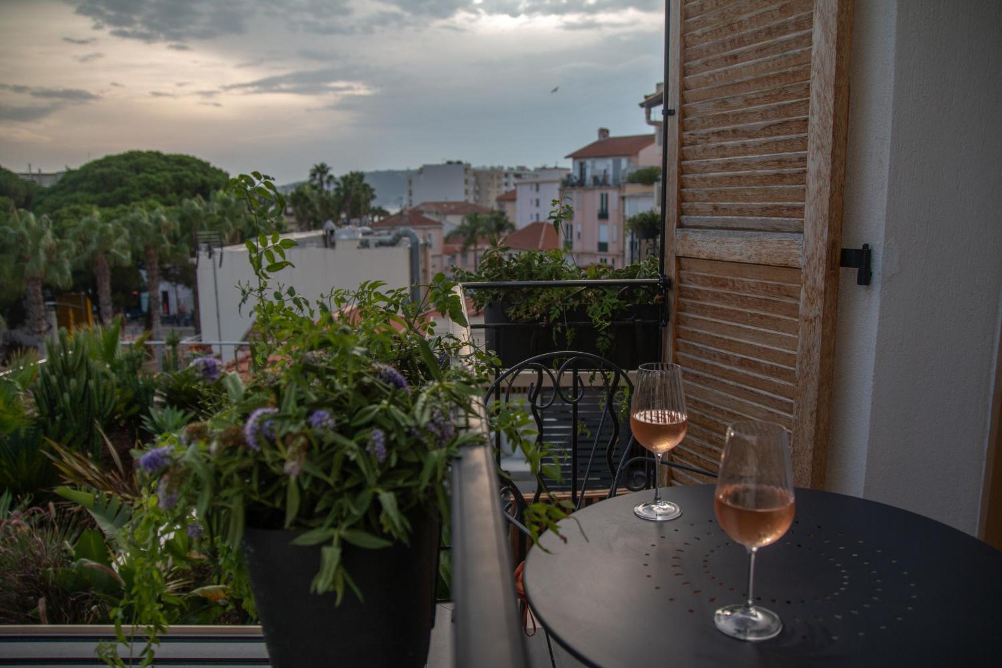 Unique Boutique Hotel Antibes Juan-Les-Pins Ngoại thất bức ảnh
